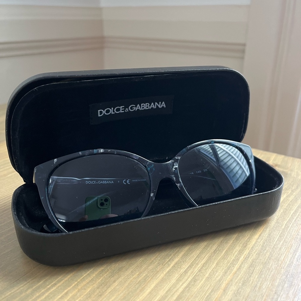 🇮🇹🐈⬛Dolce & Gabbana Women’s Sunglasses, Round Cat-Eye, with Original Case🐈⬛🇮🇹 - Picture 2 of 7